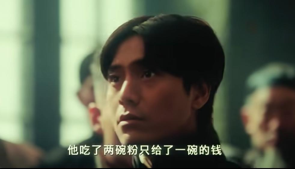 《让子弹飞》表面是劫富济贫,实际是一个理想主义者对抗群氓的故事.