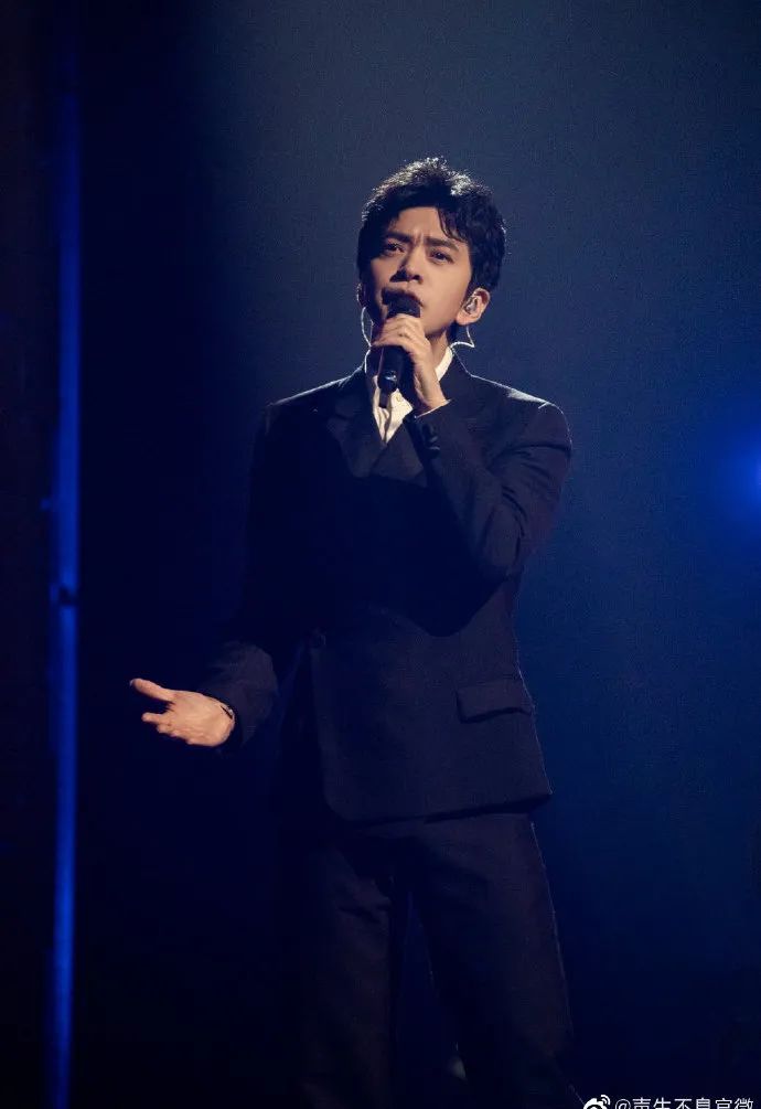 庆祝香港回归25周年  众星云集《声生不息•港乐季》休闲区蓝鸢梦想 - Www.slyday.coM