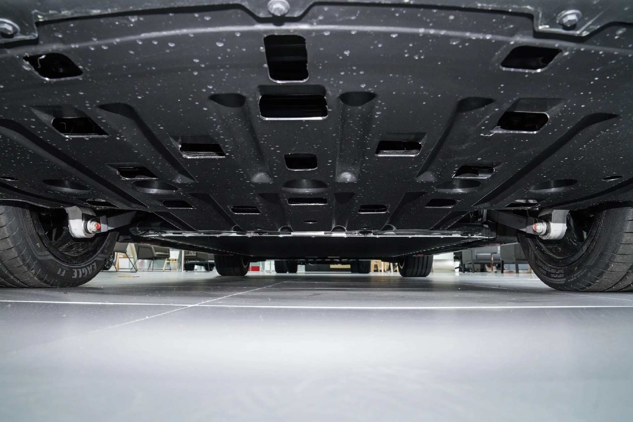 车友提问全新比亚迪汉ev选哪款合适南方选两驱东北选四驱