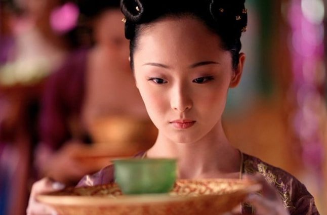 她比皇帝大18岁，又老又丑，她却成了皇帝的魂，她死皇帝也跟着死休闲区蓝鸢梦想 - Www.slyday.coM