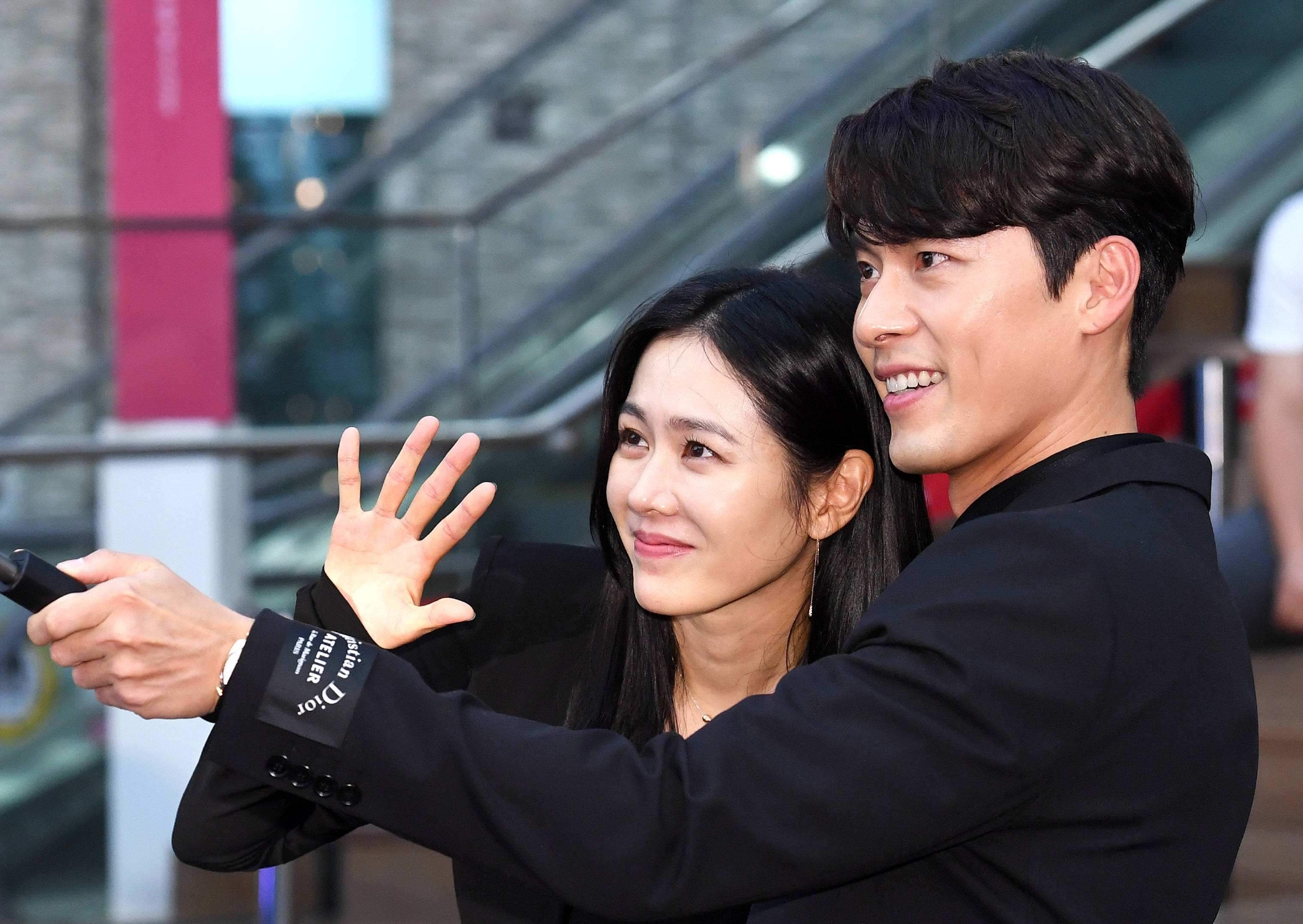 玄彬孙艺珍美国度蜜月后续约会女性友人聚餐吃不惯西餐吃韩餐