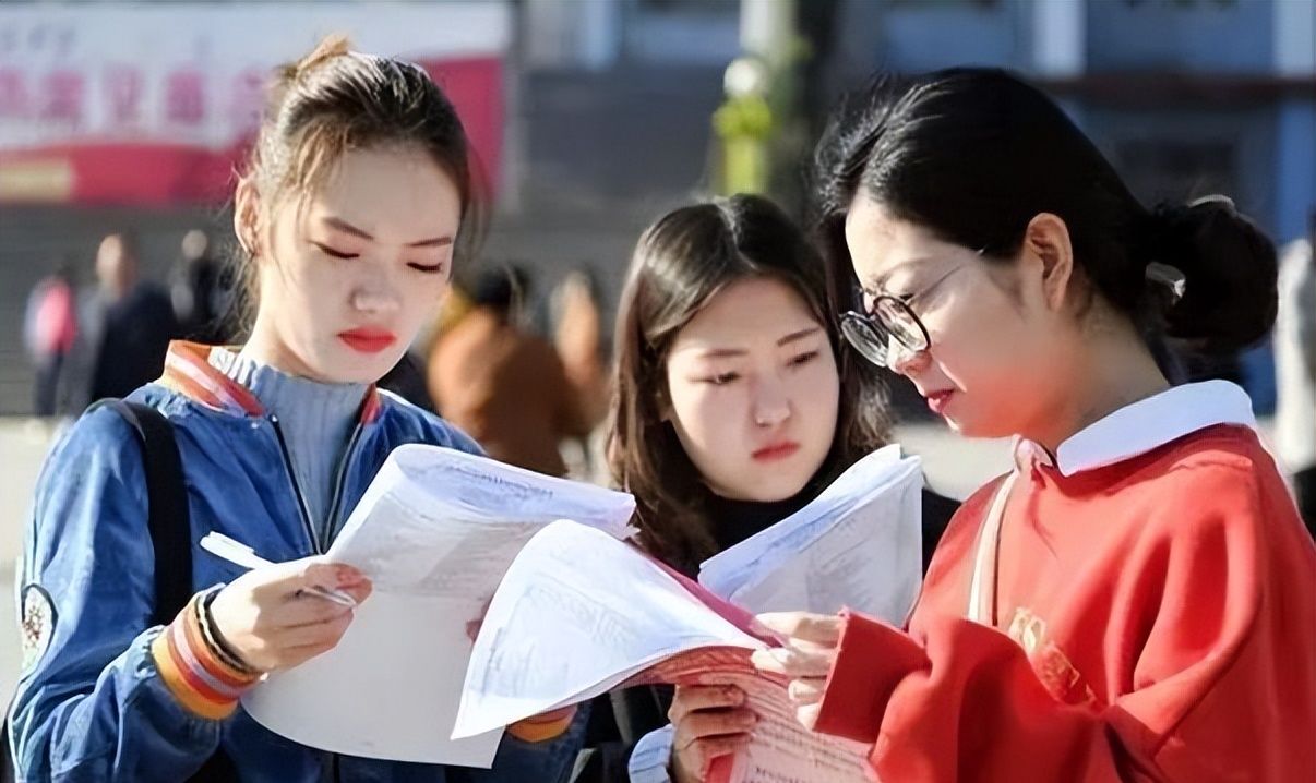 取消初中毕业后普职分流，预计5月1日起实施，幸福来得太突然了休闲区蓝鸢梦想 - Www.slyday.coM