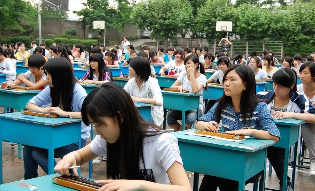 取消初中毕业后普职分流，预计5月1日起实施，幸福来得太突然了休闲区蓝鸢梦想 - Www.slyday.coM