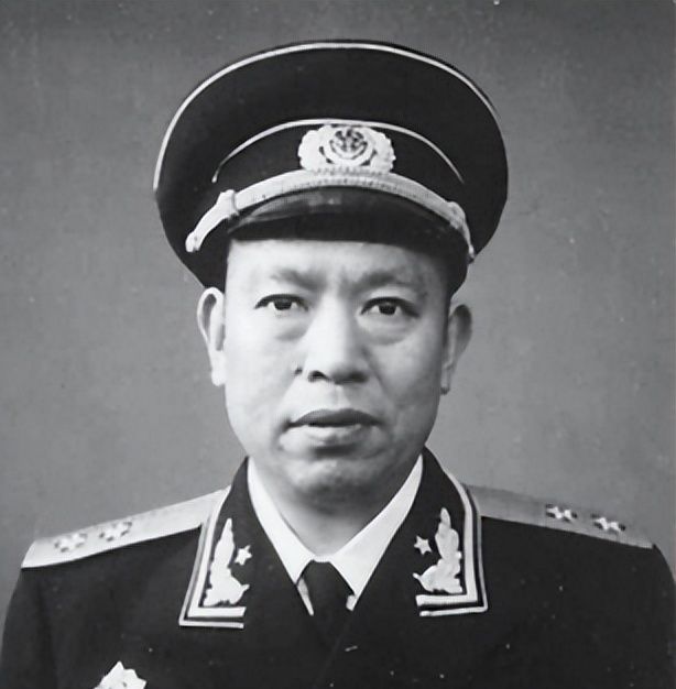 赖毅(1903年-1989年4月26日),原名赖玉生,湖南省平江县人.