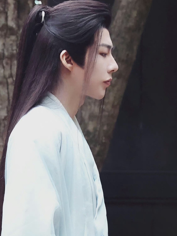 刘宇宁古装简直太帅了,完全是古装美男,气质一整个就是贵公子……