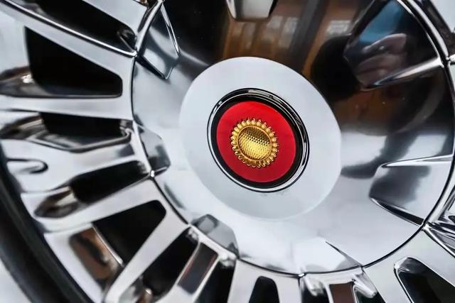 静态实拍红旗ls7近57米车长v8动力金葵花回归