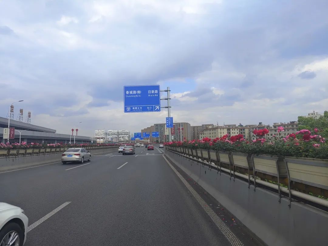 注意昆明二环设置5个交通事故临处点