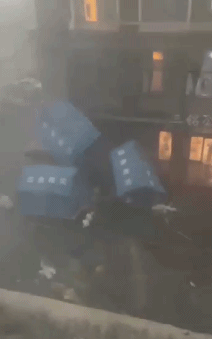 上海暴雨来袭场面壮观！江淮气旋腔势哈浓，局地下冰雹！休闲区蓝鸢梦想 - Www.slyday.coM