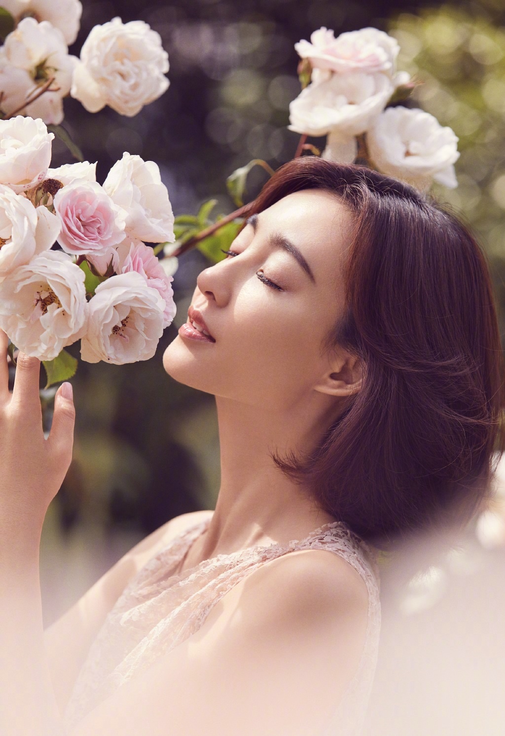 王丽坤甜美优雅写真