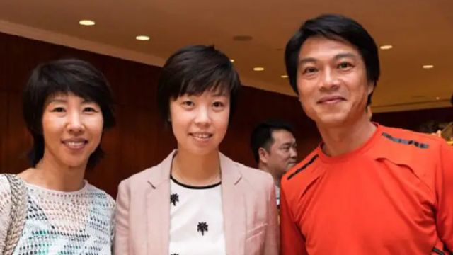 记得国乒男神江嘉良吗25岁退役娶百花影后如今生活幸福美满