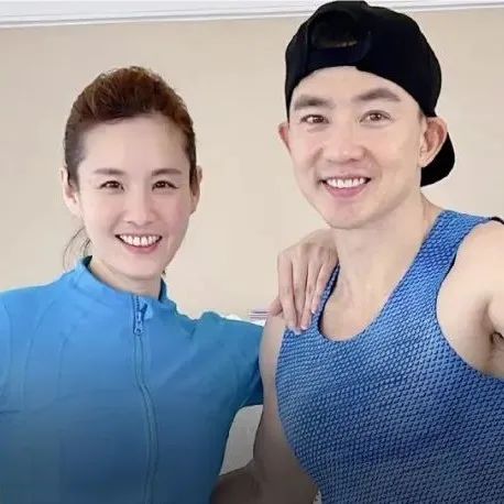 因身材太好被封直播间的刘畊宏,凭啥一月涨粉4000万?|本草纲目|素材|健身|周杰伦|健身操_新浪新闻