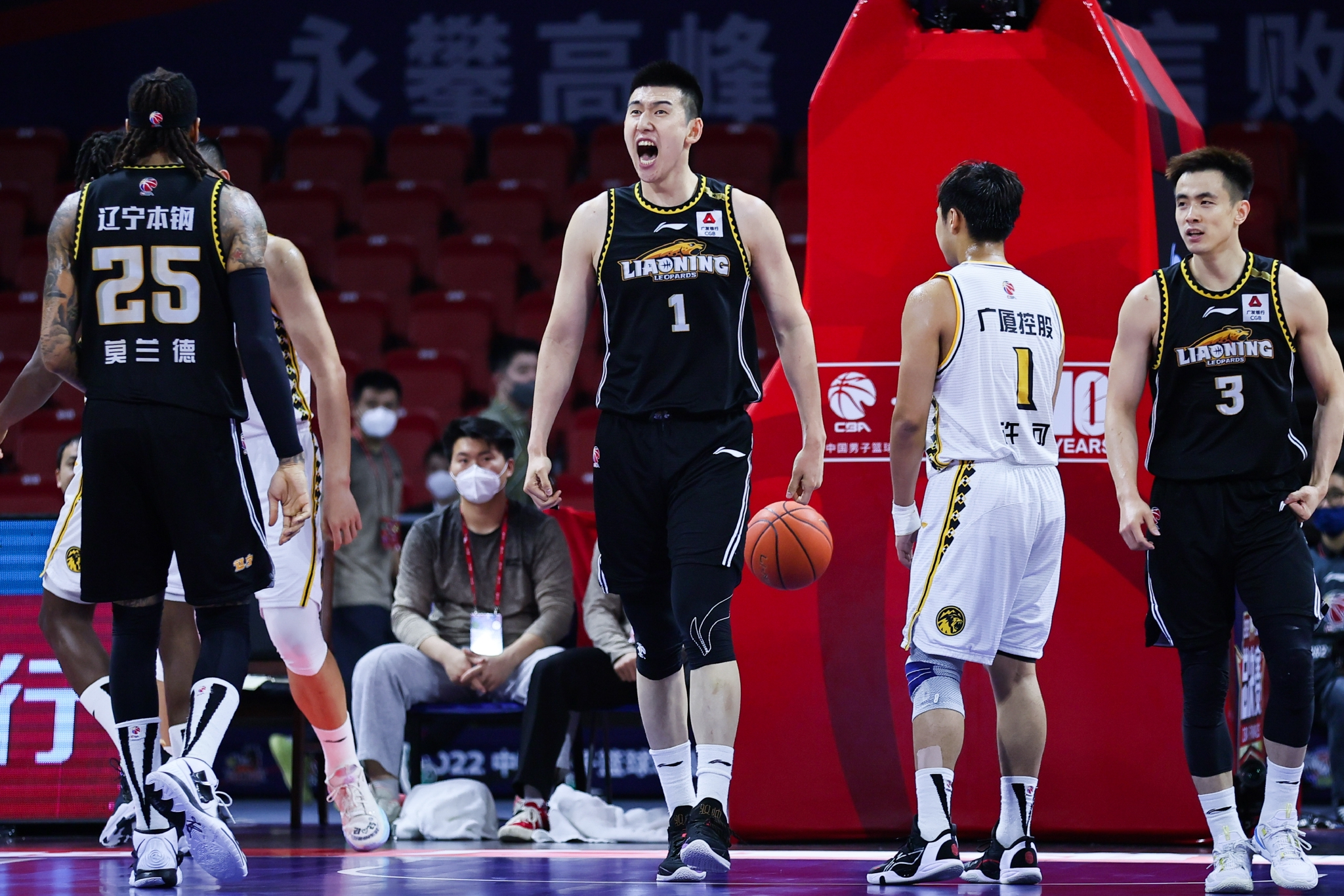 篮球——CBA第一阶段：吉林九台农商银行胜南京同曦宙光_比赛