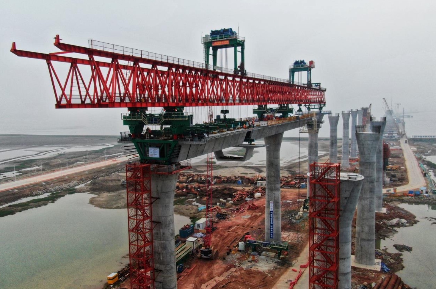 济枣铁路六标首架方向桥梁桩基竣工