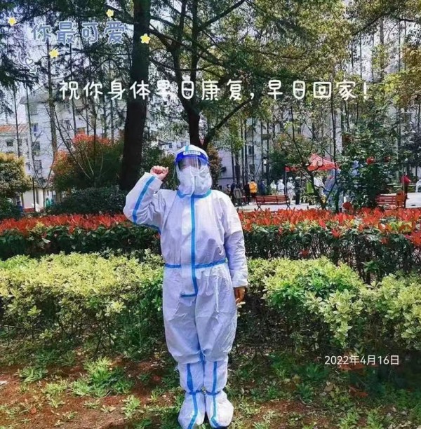 她就是我们的“定海神针”！“二舅妈”外甥女谈刷屏的上海话阿姨休闲区蓝鸢梦想 - Www.slyday.coM