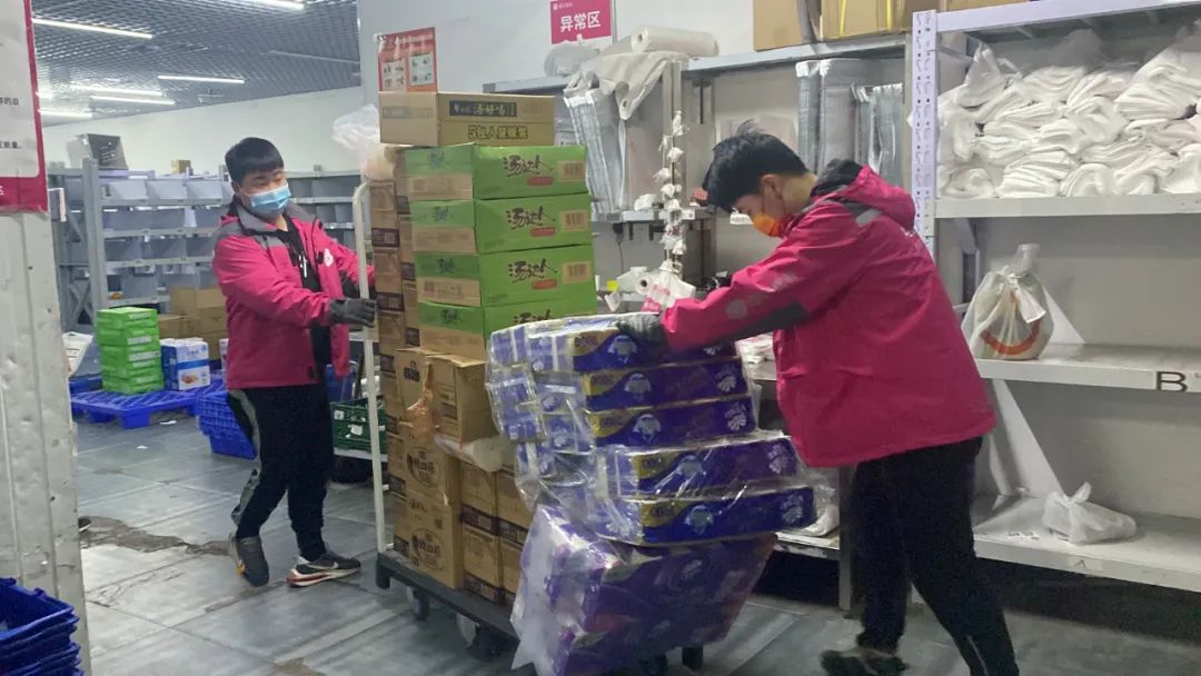 北京11个区域开展3轮核酸检测朝阳353家商超门店大幅补货今夜还囤货吗