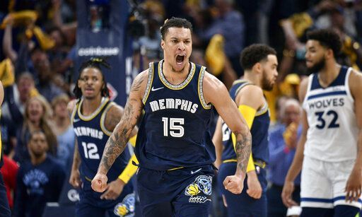 比赛中,灰熊的替补锋线球员布兰登-克拉克(brandon clarke)展现出了