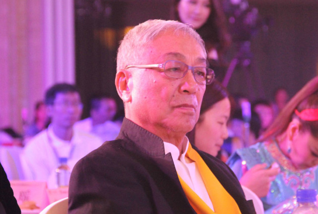 黄药师扮演者曾江酒店内去世三任太太都是美女女儿也在演艺圈