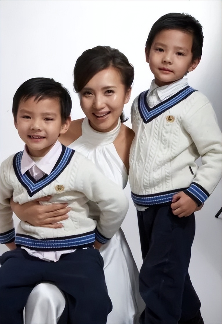 万人迷陈好嫁大8岁富豪老公成中戏老师生3娃依旧迷人