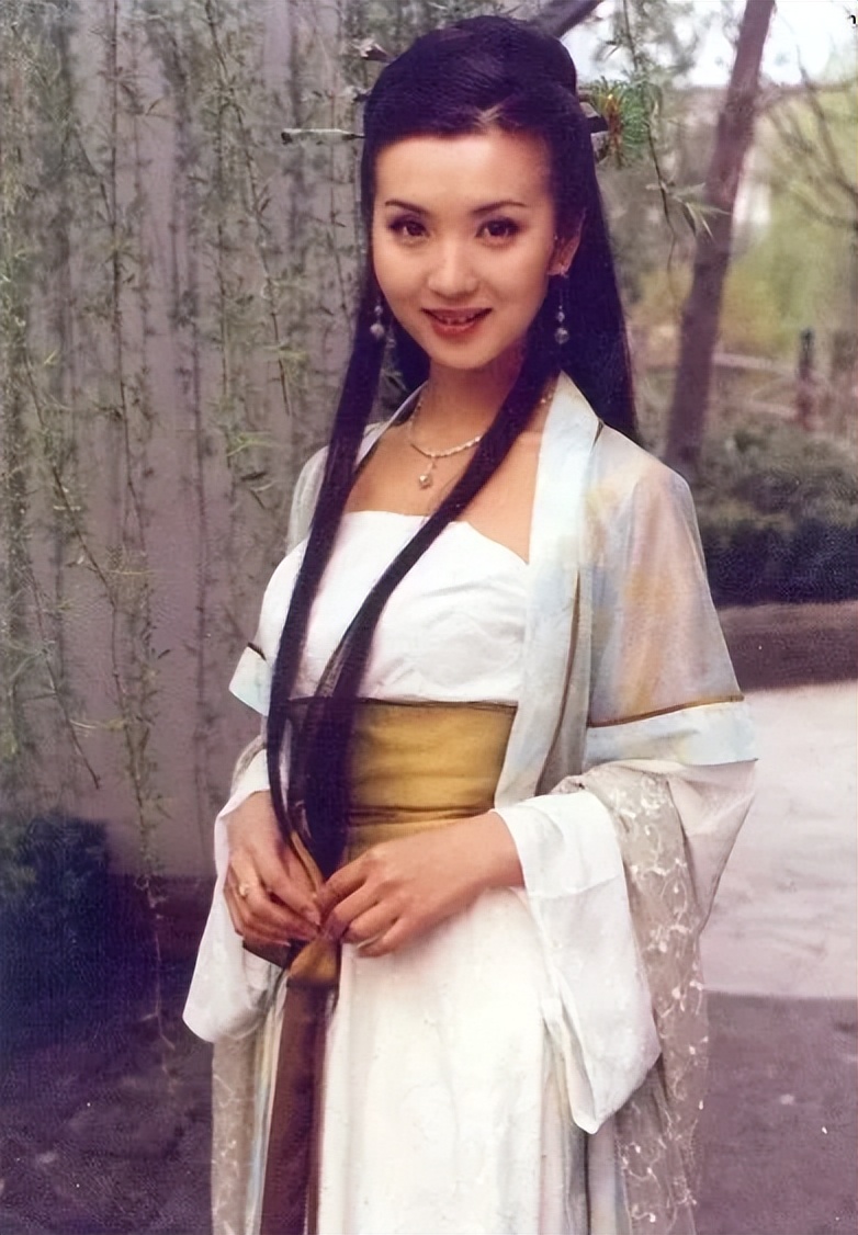 万人迷陈好嫁大8岁富豪老公成中戏老师生3娃依旧迷人