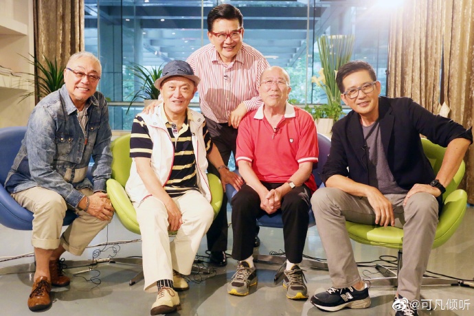 87岁老戏骨曾江去世生前最后公开合影曝光曹可凡晒旧照缅怀