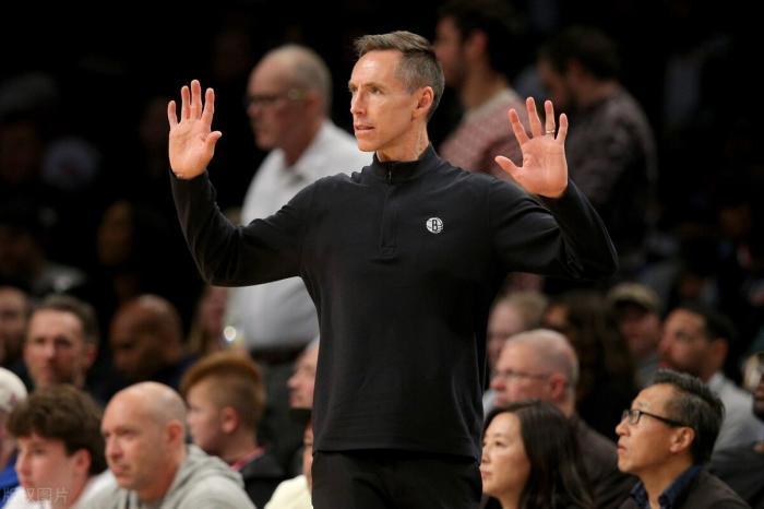 仅剩137秒篮网落后4分进行防守苏群说了7个字篮网输得不冤