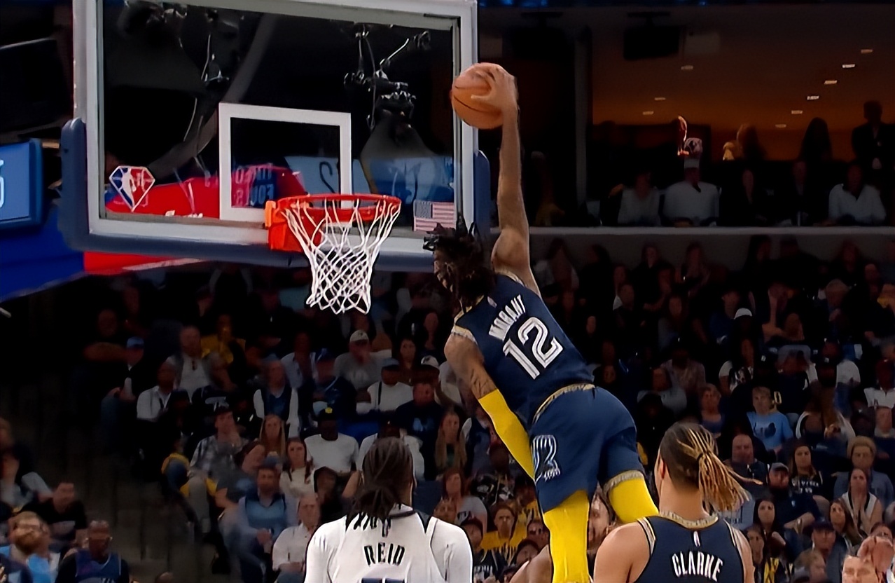 莫兰特上演nba历史级别的死亡隔扣