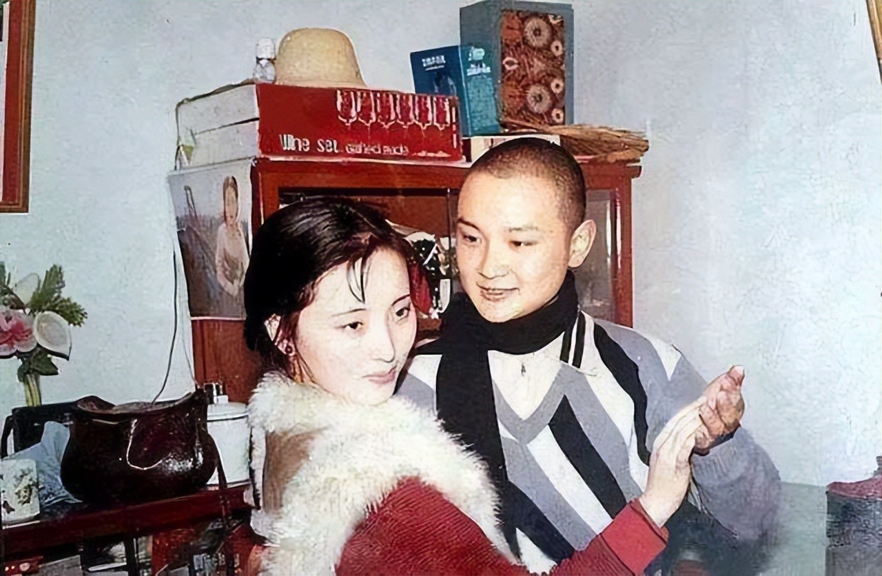 欧阳奋强没参加陈晓旭葬礼关掉手机被骂冷血多年后他说出隐情