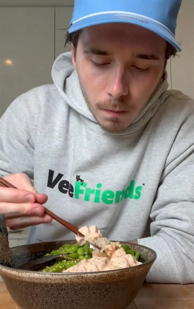 地表最强赘婿贝克汉姆长子晒婚后生活一日三餐全由我负责