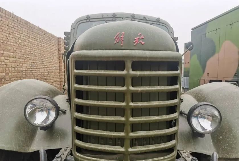 路边的经典经过修复的解放ca10b