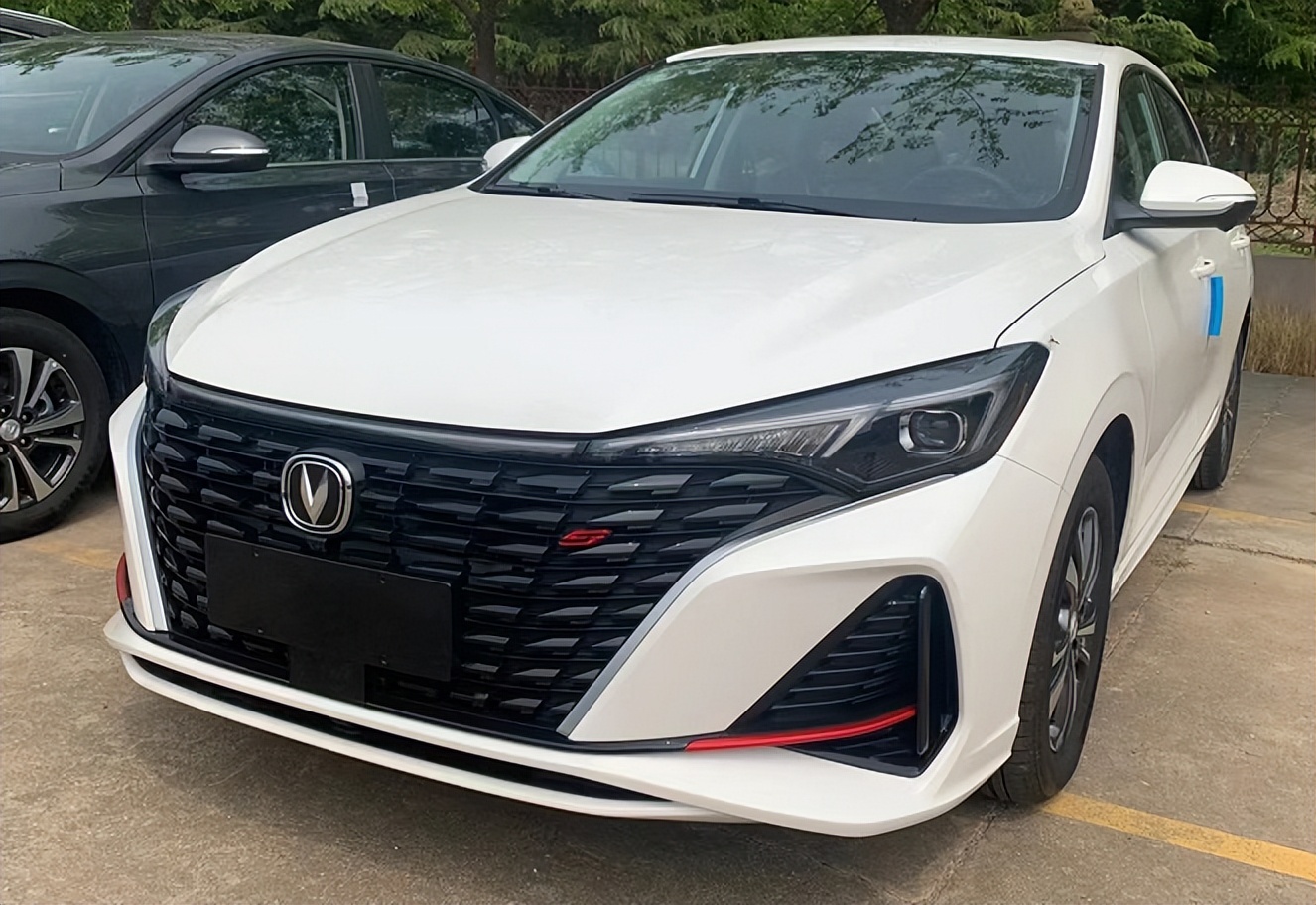 外观升级2022款长安逸动plus实拍换全新挡杆又是爆款