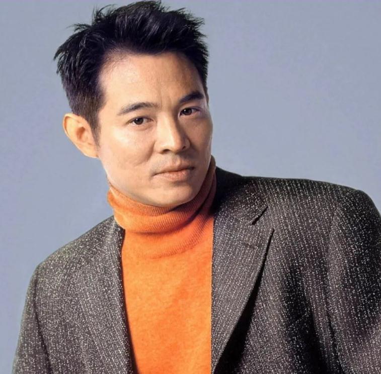 李连杰59岁生日,向佐送祝福尊称他师傅,分享李连杰年轻靓照|李连杰|向佐|师傅_新浪新闻