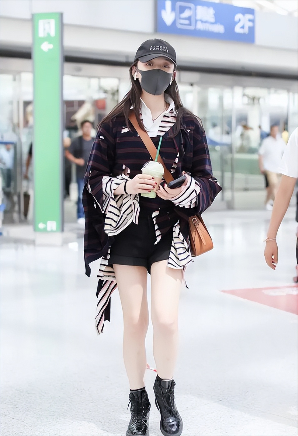 倪妮新剧造型火辣,穿热裤玩下衣失踪,此风格成为女明星最爱