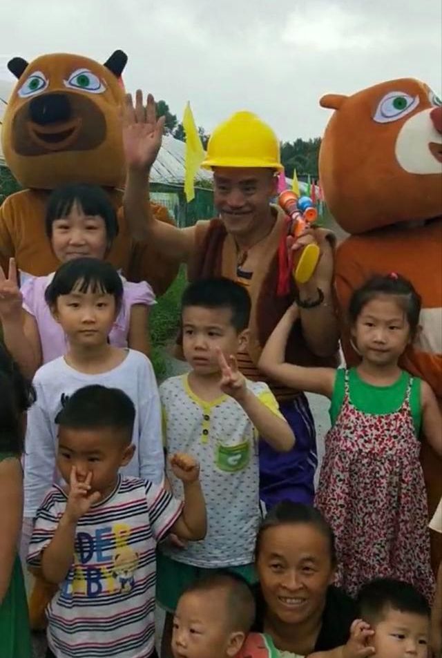 光头强冯加六的悲哀被资本抛弃的时候连招呼都不会打