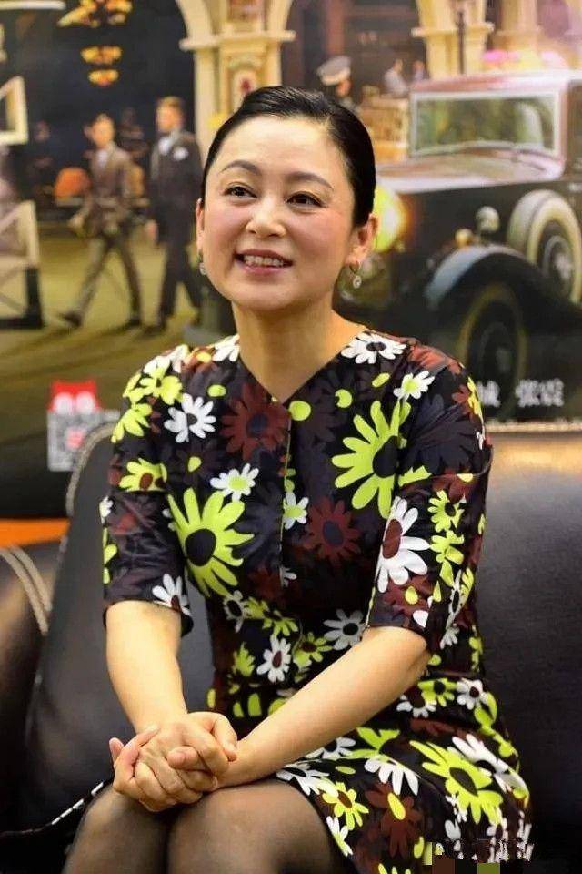 陈红老了就是普通大妈脸上除了赘肉和皱纹素颜甚至有老年斑