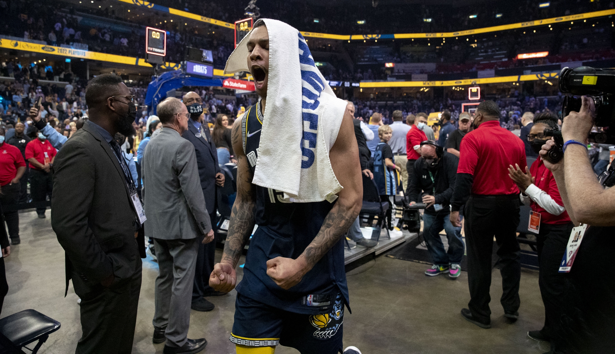 篮球nba季后赛灰熊胜森林狼