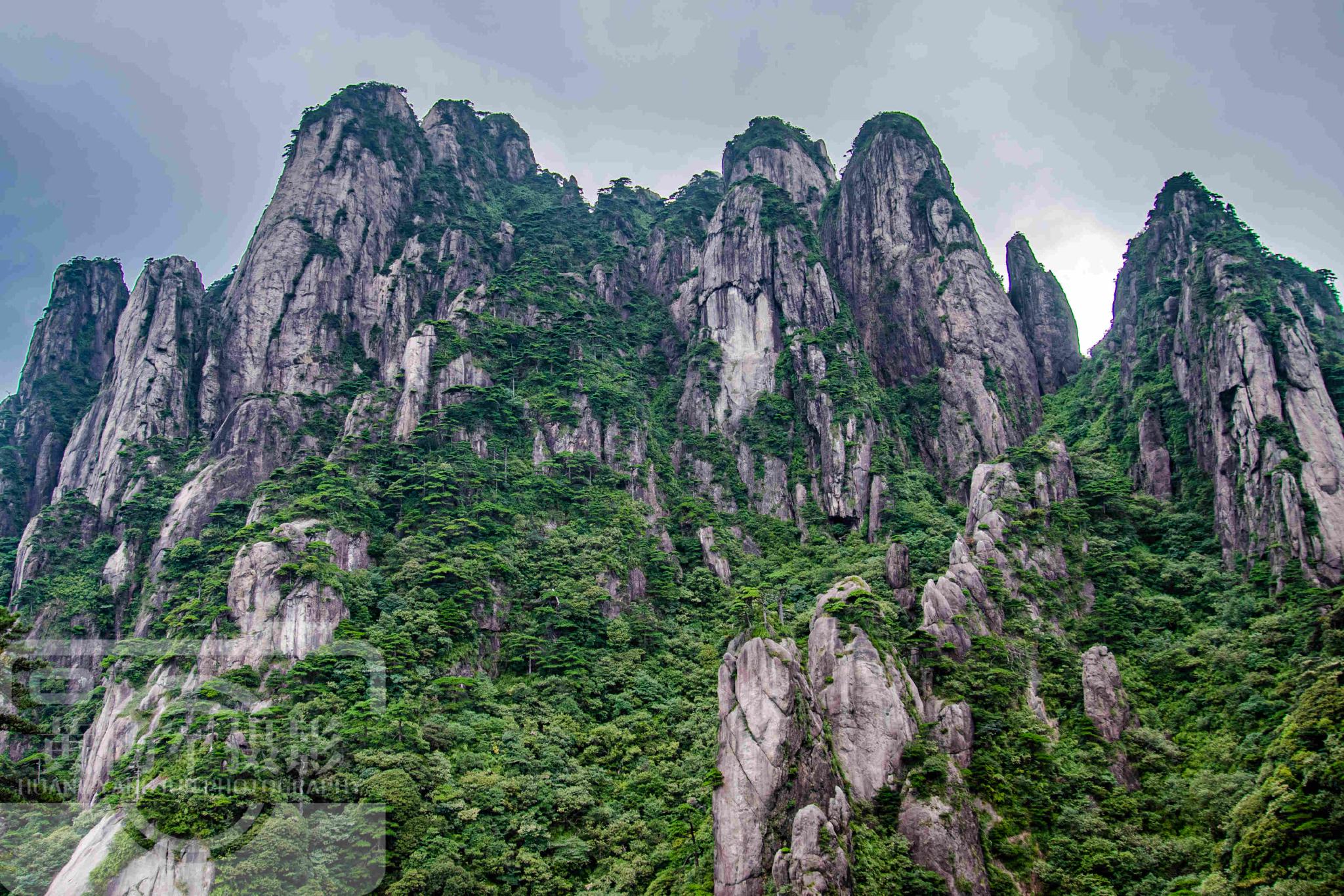 中国最秀美的峰林地处江西两县市交界处花岗岩百态多姿景如画