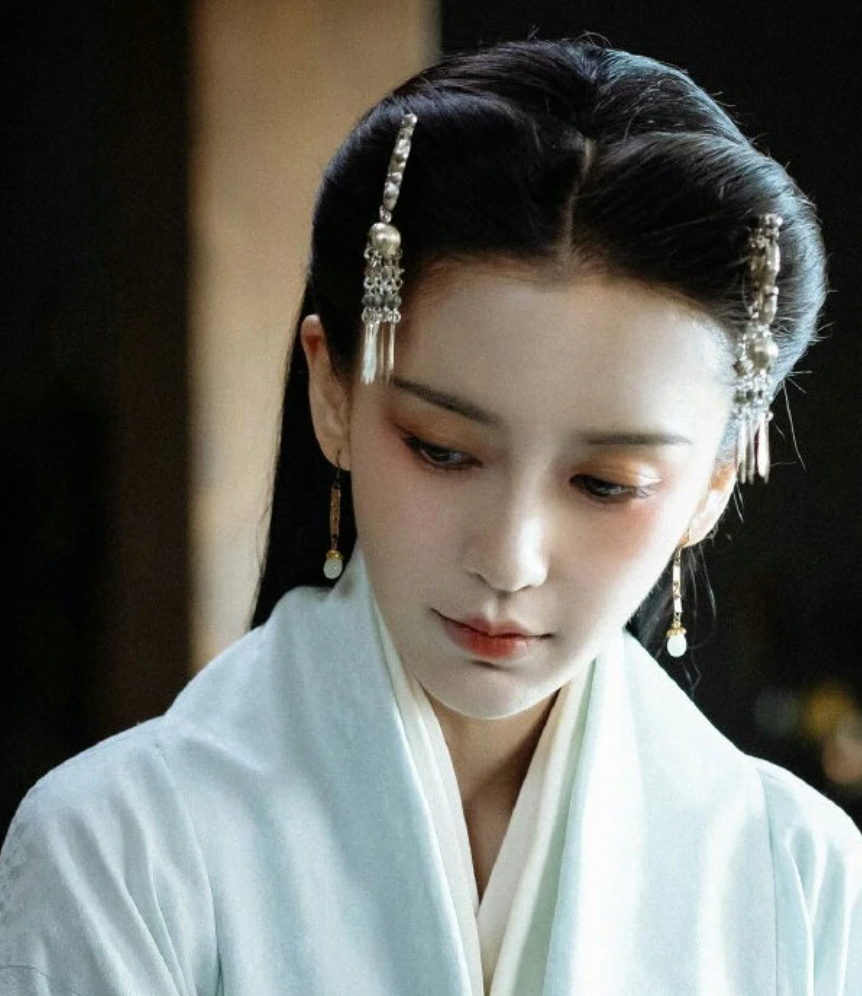 《风起陇西》杨颖上线!原音台词获好评,特写镜头滤镜太厚显违和休闲区蓝鸢梦想 - Www.slyday.coM 《风起陇西》杨颖上线!原音台词获好评,特写镜头滤镜太厚显违和休闲区蓝鸢梦想 - Www.slyday.coM