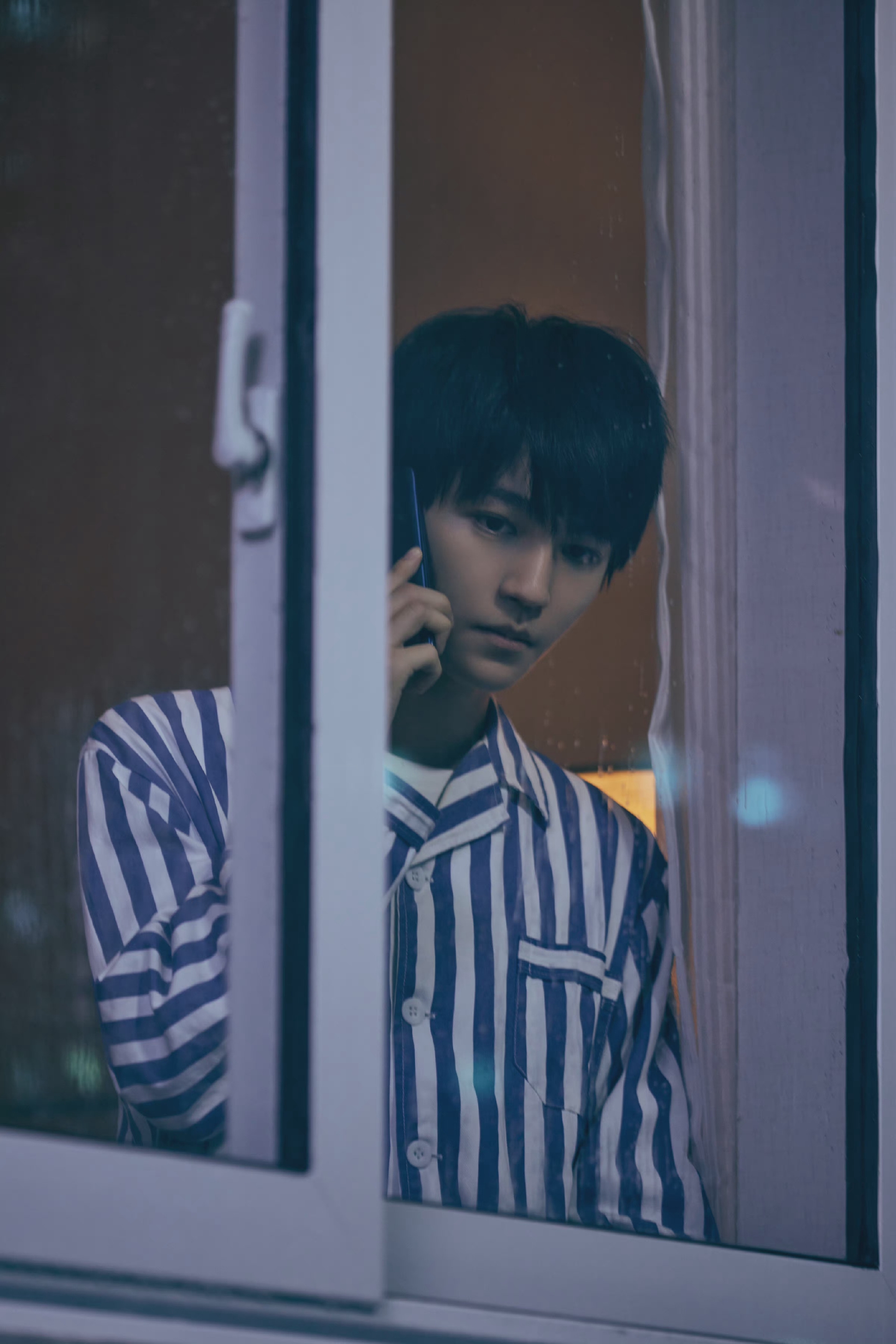 王俊凯重生之门剧照王俊凯剧透预警请记住这套ootd