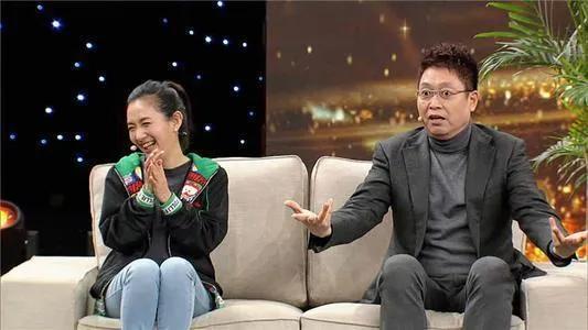 主持人王芳,嫁大15岁丈夫,怀孕8个月还在工作