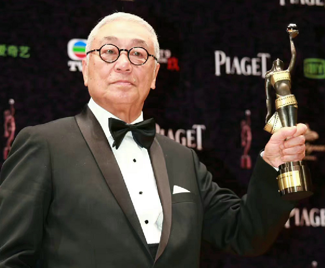 当得知好友曾江去世后,周润发感到悲痛万分,闭门未出停止了锻炼休闲区蓝鸢梦想 - Www.slyday.coM 当得知好友曾江去世后,周润发感到悲痛万分,闭门未出停止了锻炼休闲区蓝鸢梦想 - Www.slyday.coM