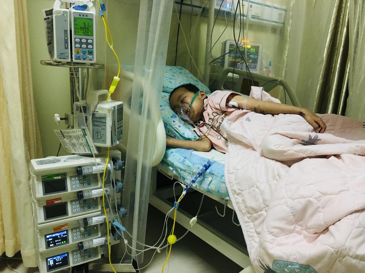 宝宝患重症6天没有进食肚子却鼓胀如球,苦苦哀求妈妈:带我回家