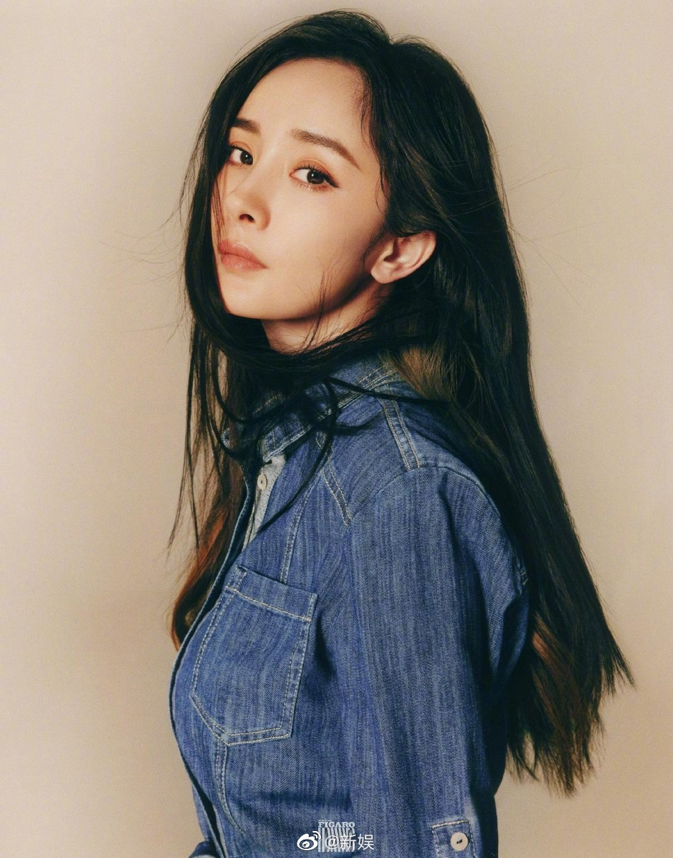 幂幂带着最新封面向我们走来了百变小幂又甜又酷