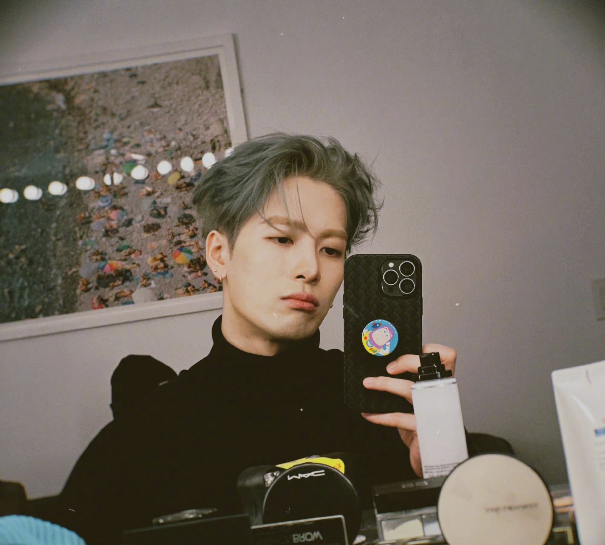 梦幻联动王嘉尔晒与cl在科切拉音乐节后台照帅哥美女好养眼