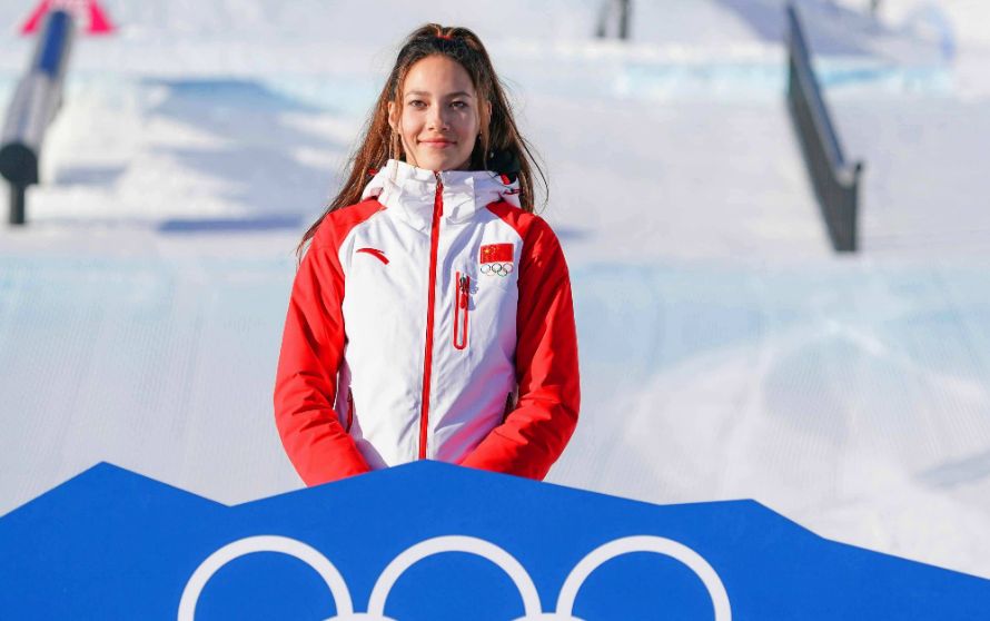 谷爱凌深夜发文告别，“谢谢中国”四个字意味深长，或将去往美国休闲区蓝鸢梦想 - Www.slyday.coM