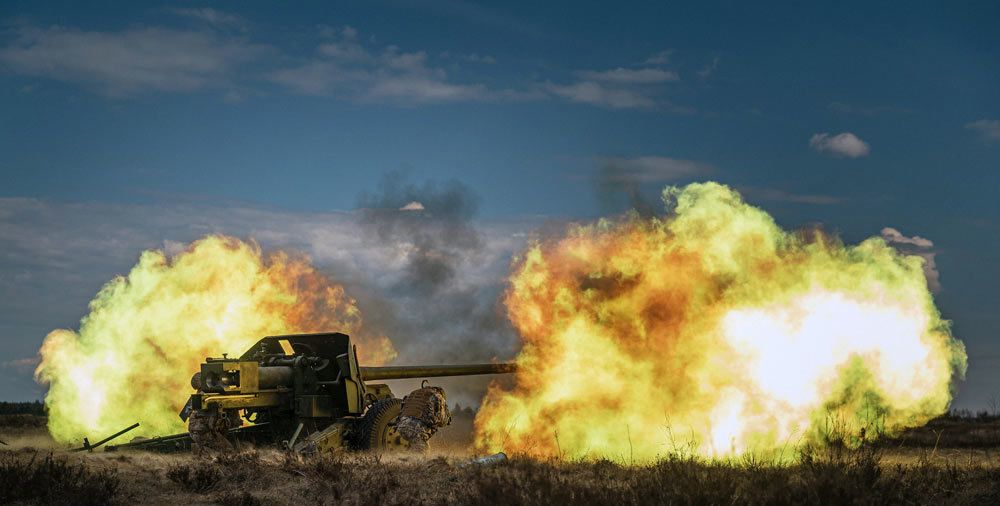 拉脱维亚100mm加农炮战斗射击训练捷克老式火炮仍在一线挑大梁