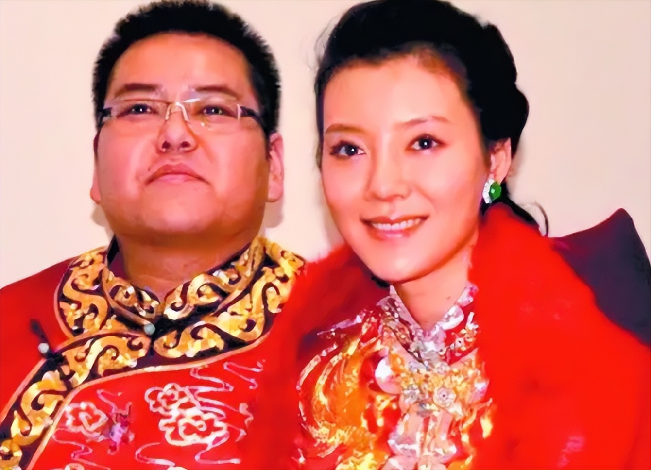 车晓离婚十年拿着3亿离婚款潇洒度日前夫还在逃亡中