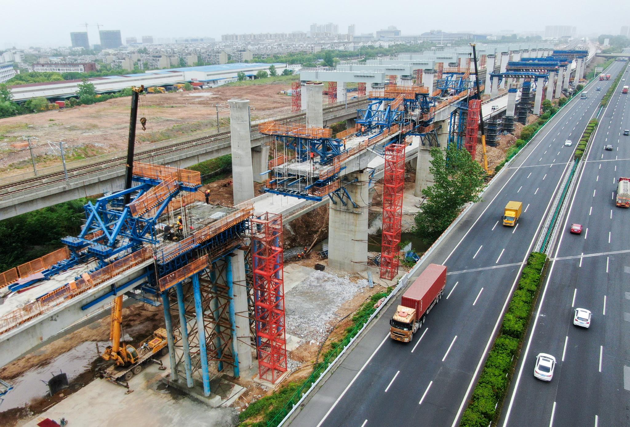 江苏南沿江铁路南京段桥梁施工进入收尾冲刺阶段