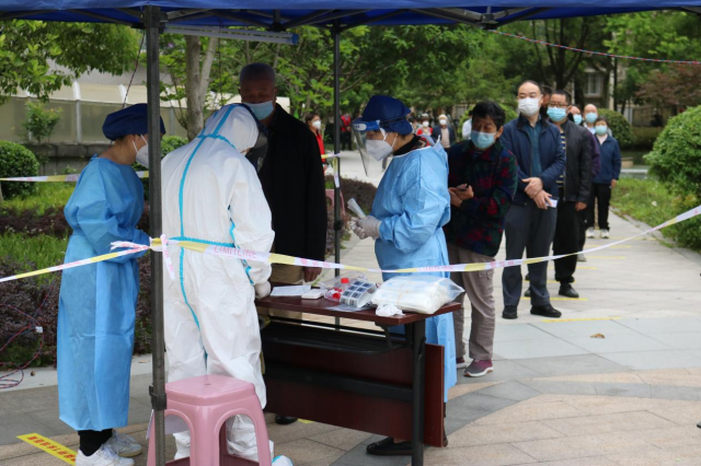 "大白"各就各位,三墩镇打造15分钟核酸检测服务圈|核酸检测|核酸|新冠