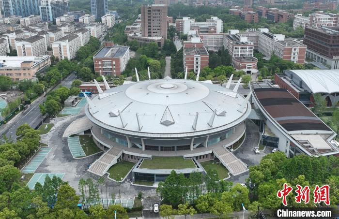 图为:航拍坐落于杭州下沙高教园区的杭州亚运会击剑场馆.