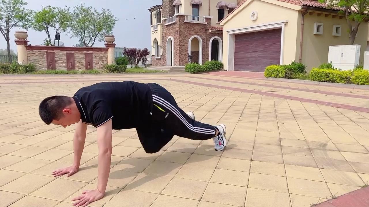 俯卧登山跑减肚子新招学会了吗